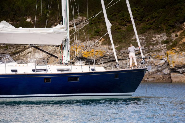 Rustler 57 - A graceful sheer line raises the bow